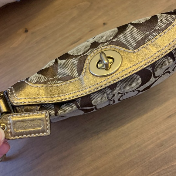 Coach Wristlet - Picture 5 of 9